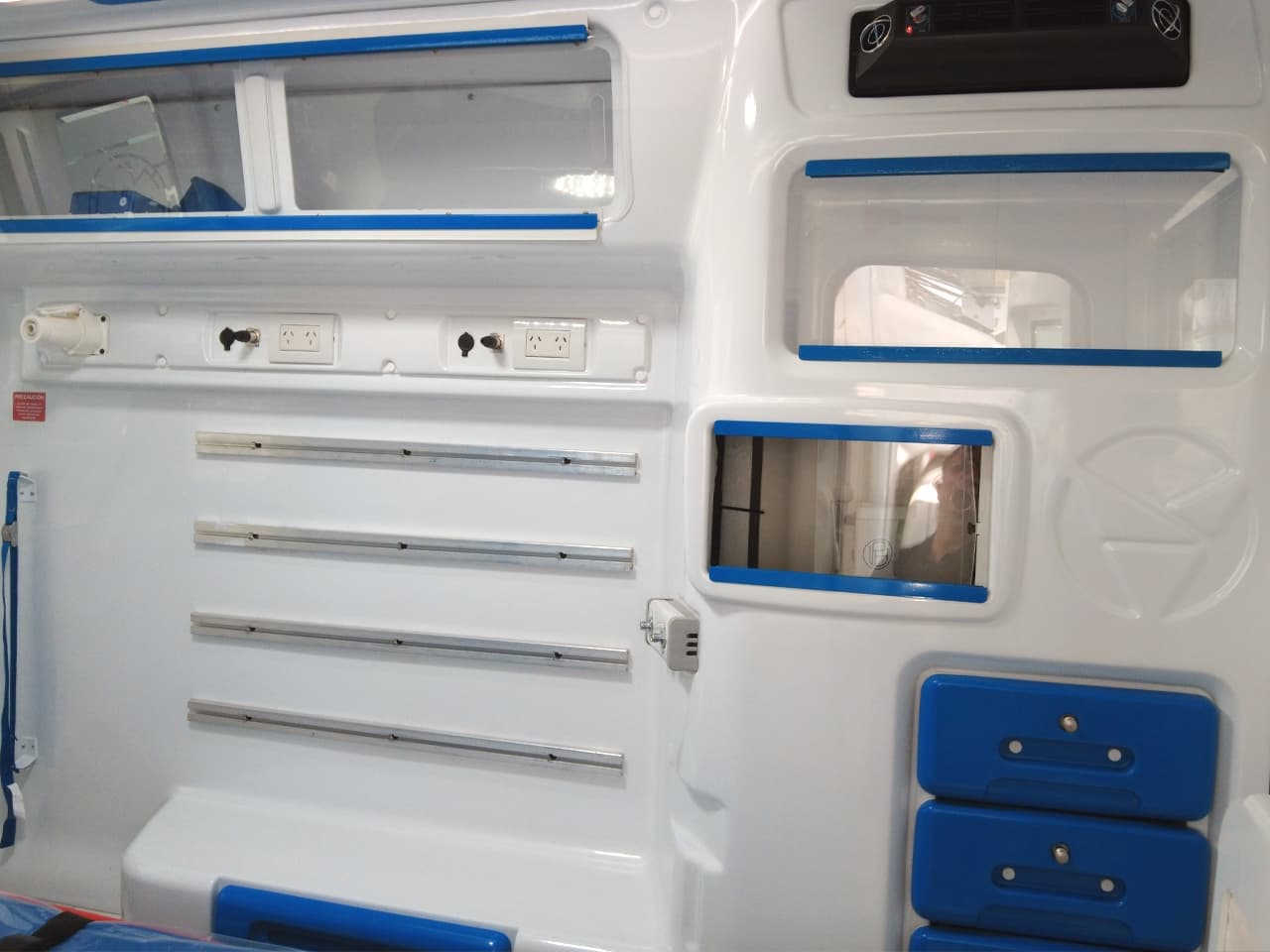 Interior 2 de Ambulancia Off-Road 4x4