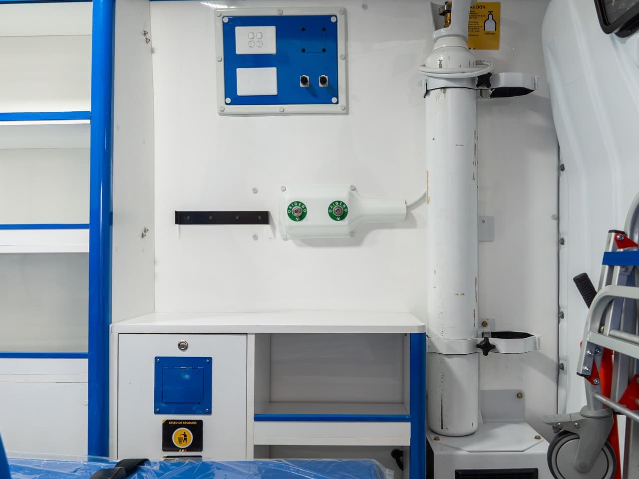 Interior 2 de Ambulancia UTIM